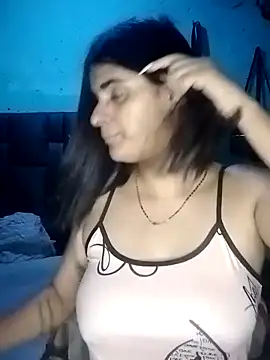 Snapshot of Araanza05 chatting on 02-15-26, 12:22 Araanza05 online show from 02-15-26, 12:22