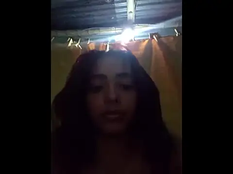 Snapshot of meganparixx chatting on 02-19-26, 04:09 meganparixx online show from 02-19-26, 04:09