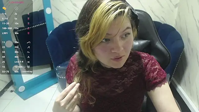 Snapshot of Nezuko_v chatting on 01-10-26, 03:13 Nezuko v online show from 01-10-26, 03:13