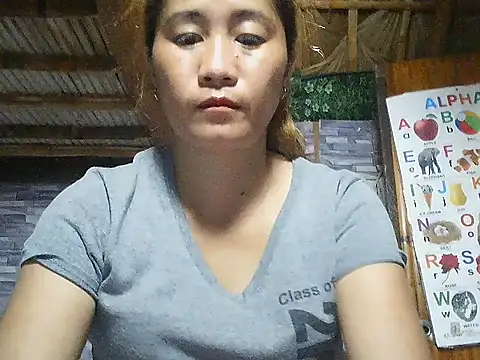 Snapshot of lovelyxxx88 chatting on 02-26-26, 04:56 lovelyxxx88 online show from 02-26-26, 04:56