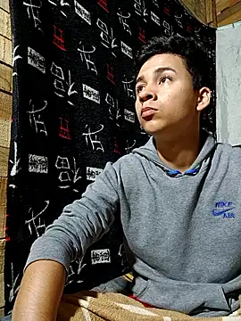 Zoe axxell online show from 01-12-26, 10:44