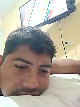 Snapshot of master_juju1924 chatting on 02-16-26, 08:35 master juju1924 online show from 02-16-26, 08:35