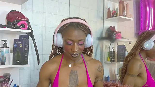 Snapshot of DaniaMarcell chatting on 02-20-26, 03:58 DaniaMarcell online show from 02-20-26, 03:58