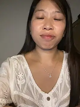 Snapshot of Mayly_lucky2 chatting on 06-16-26, 11:21 Mayly lucky2 online show from 06-16-26, 11:21