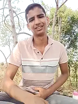 Snapshot of sahilcute1 chatting on 05-23-26, 04:22 sahilcute1 online show from 05-23-26, 04:22