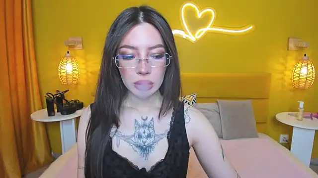 Snapshot of IvyDainty chatting on 05-03-26, 01:22 IvyDainty online show from 05-03-26, 01:22
