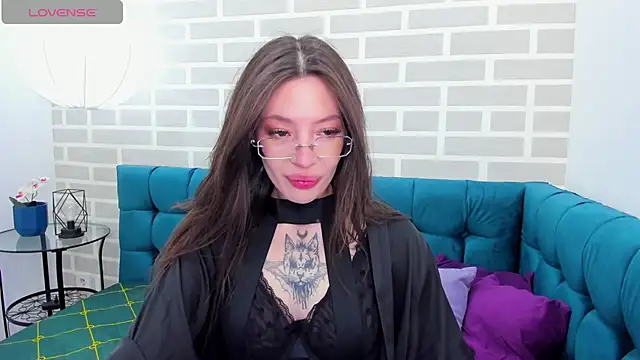Snapshot of IvyDainty chatting on 05-18-26, 01:28 IvyDainty online show from 05-18-26, 01:28