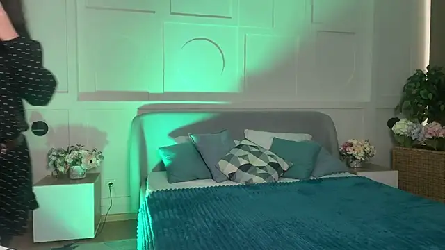  SilkyShadow  online show from 04-08-26, 01:07