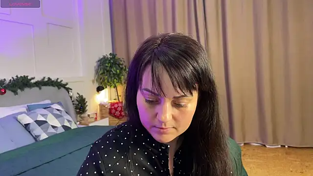  SilkyShadow  online show from 01-12-26, 01:45