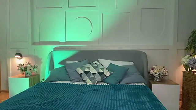  SilkyShadow  online show from 04-09-26, 12:56