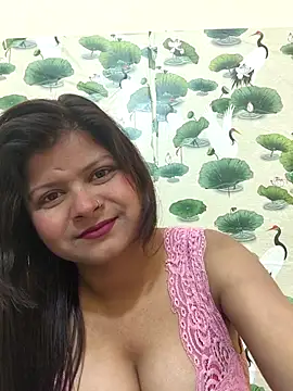 Attractive Queen  online show from 02-17-26, 04:43