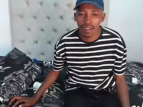 Snapshot of Leo_203 chatting on 01-08-26, 12:44 Leo 203 online show from 01-08-26, 12:44