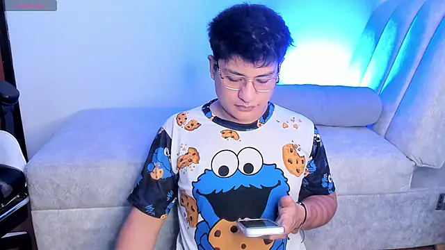 Theo Rowan online show from 02-13-26, 06:52