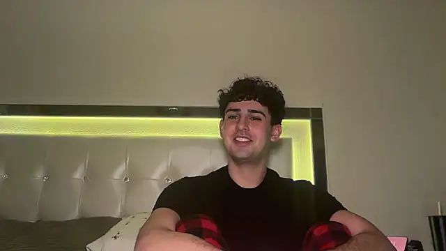 Snapshot of Persian_Papi chatting on 01-08-26, 02:12 Persian Papi online show from 01-08-26, 02:12