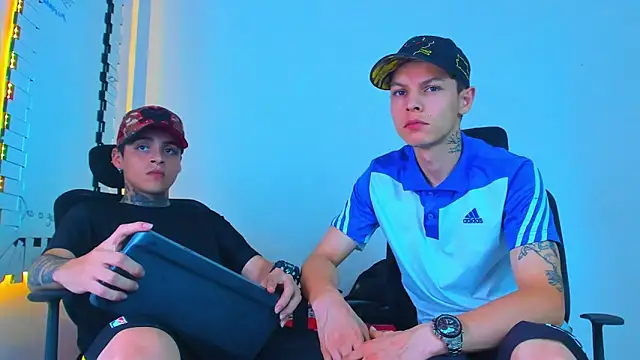 Snapshot of Thomas-Wil chatting on 02-26-26, 08:20 Thomas-Wil online show from 02-26-26, 08:20