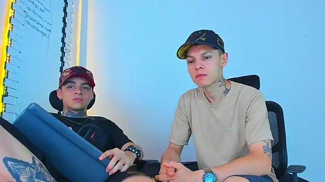 Snapshot of Thomas-Wil chatting on 02-05-26, 03:35 Thomas-Wil online show from 02-05-26, 03:35