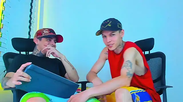 Snapshot of Thomas-Wil chatting on 02-20-26, 05:37 Thomas-Wil online show from 02-20-26, 05:37