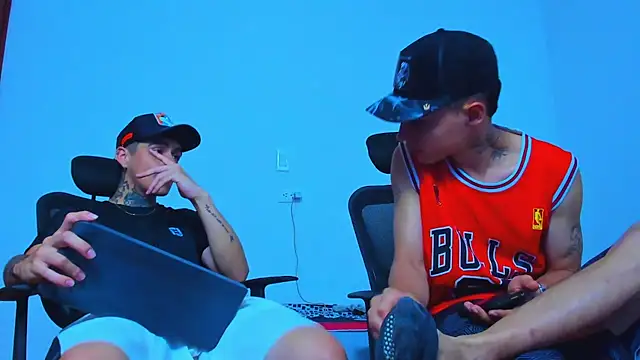 Snapshot of Thomas-Wil chatting on 03-20-26, 02:34 Thomas-Wil online show from 03-20-26, 02:34