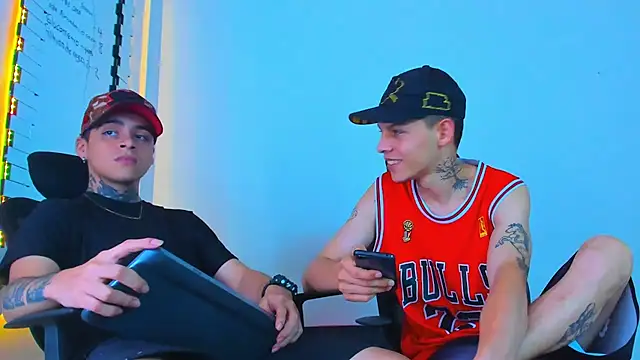 Snapshot of Thomas-Wil chatting on 02-10-26, 05:50 Thomas-Wil online show from 02-10-26, 05:50