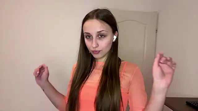 Snapshot of EvaRenard chatting on 02-13-26, 04:07 EvaRenard online show from 02-13-26, 04:07