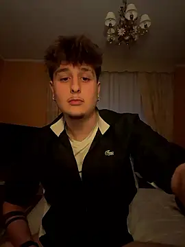 xXNikholasXx online show from 01-10-26, 03:51