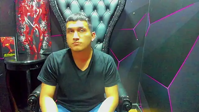 Snapshot of Lucca_Moretti chatting on 01-08-26, 03:40 Lucca Moretti online show from 01-08-26, 03:40