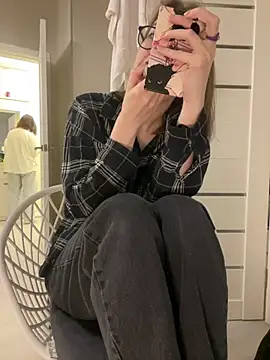 Persephone Kore online show from 01-11-26, 05:31