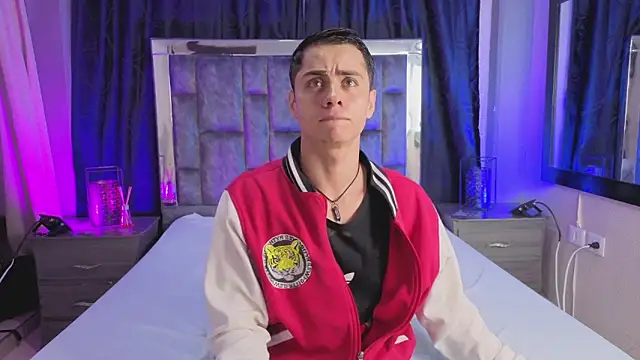 LeoMonnroe online show from 02-09-26, 07:23