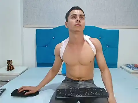 LeoMonnroe online show from 01-17-26, 02:20