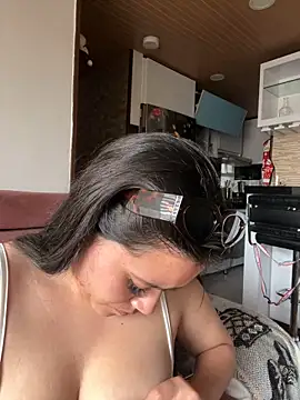 Snapshot of Veronica_Wins_ chatting on 04-14-26, 09:53 Veronica Wins online show from 04-14-26, 09:53