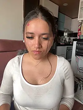 Snapshot of Veronica_Wins_ chatting on 04-13-26, 08:35 Veronica Wins online show from 04-13-26, 08:35