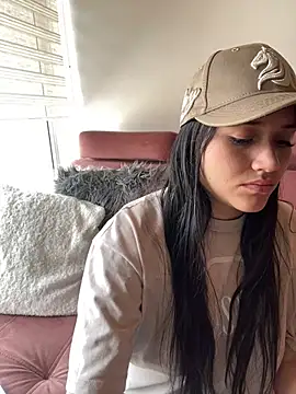 Veronica Wins  online show from 02-17-26, 07:33