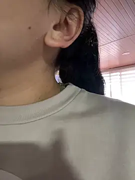 Veronica Wins  online show from 02-10-26, 07:46