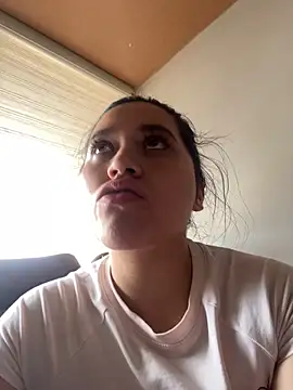 Veronica Wins  online show from 02-23-26, 08:20