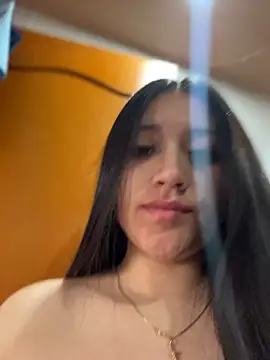 Veronica Wins  online show from 05-12-26, 03:18