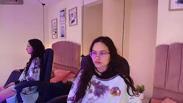 Hanabie  online show from 02-06-26, 03:24