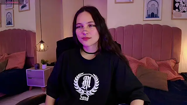 Hanabie  online show from 01-15-26, 03:21