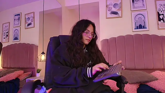 Hanabie  online show from 02-10-26, 03:16