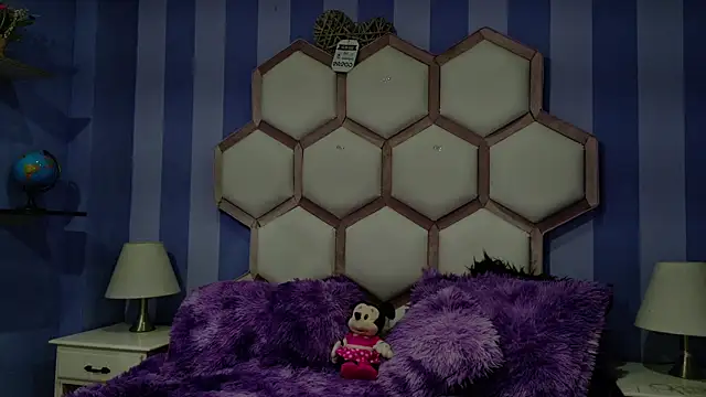 yvi taylor online show from 04-18-26, 12:51