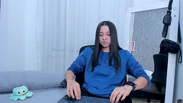 ViictoriiaSaenz online show from 04-15-26, 12:38