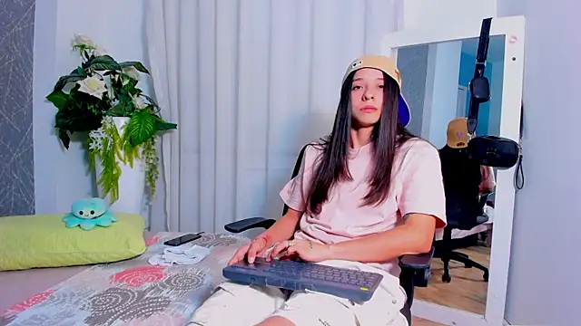 ViictoriiaSaenz online show from 04-24-26, 04:14