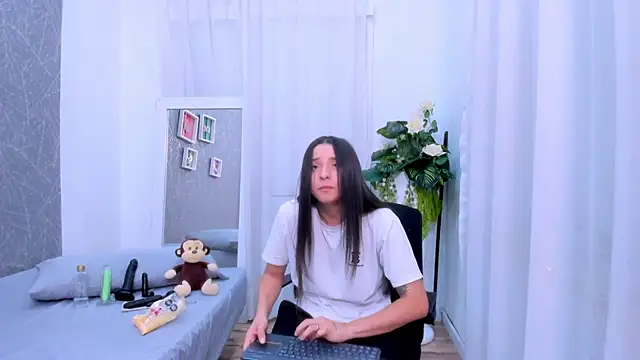 ViictoriiaSaenz online show from 02-05-26, 04:08