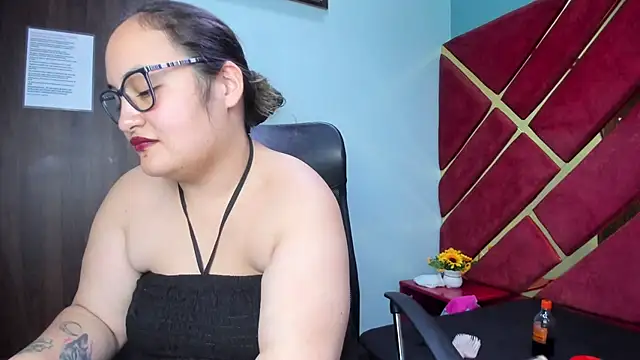 Snapshot of MiaRouss69 chatting on 02-20-26, 12:51 MiaRouss69 online show from 02-20-26, 12:51