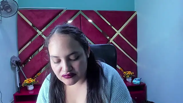 Snapshot of MiaRouss69 chatting on 02-18-26, 04:32 MiaRouss69 online show from 02-18-26, 04:32