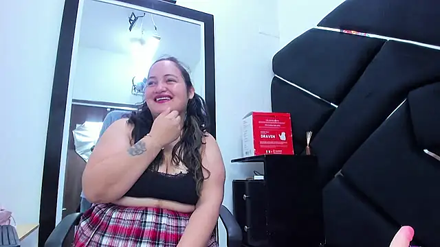 MiaRouss69 online show from 05-17-26, 10:32