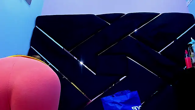 MiaRouss69 online show from 05-08-26, 10:19