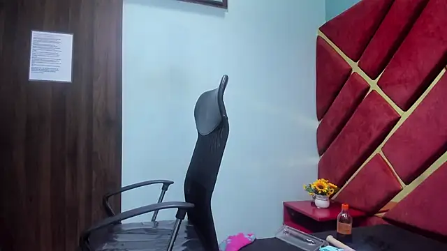 Snapshot of MiaRouss69 chatting on 02-22-26, 05:10 MiaRouss69 online show from 02-22-26, 05:10