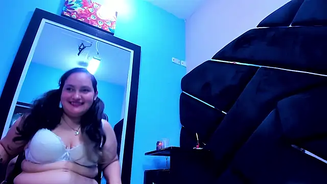 MiaRouss69 online show from 05-05-26, 02:58