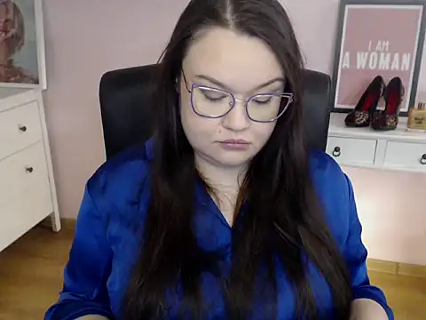 Snapshot of HollyDanceSoul chatting on 02-18-26, 05:27 HollyDanceSoul online show from 02-18-26, 05:27