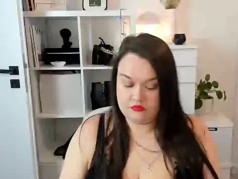 Snapshot of HollyDanceSoul chatting on 02-25-26, 06:57 HollyDanceSoul online show from 02-25-26, 06:57